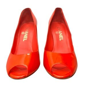 Chanel coral patent leather peep toe pumps